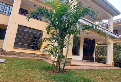4 Bed Townhouse with En Suite at Lavington - 3