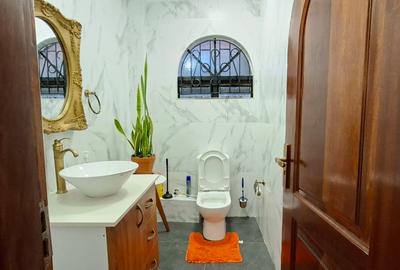 4 Bed Townhouse with En Suite in Brookside - 4
