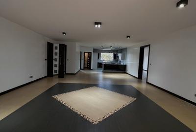 3 Bed Apartment with En Suite in Riverside - 3