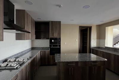 4 Bed Apartment with En Suite at Gitanga Road - 4