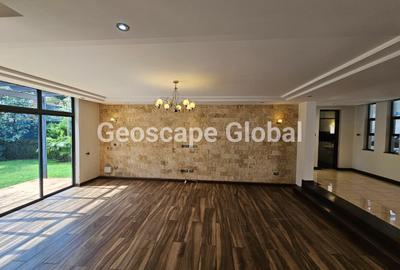 5 Bed Townhouse with En Suite in Lavington - 4
