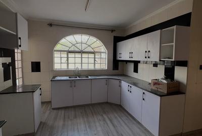 4 Bed Townhouse with En Suite in Lavington - 4