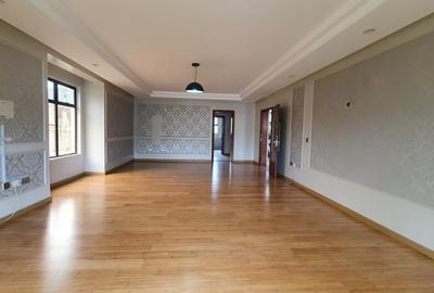 5 Bed Apartment with En Suite in Lavington - 3