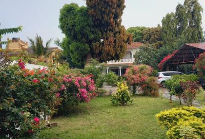 4 Bed House with En Suite in Nyali Area - 4