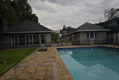 5 Bed Townhouse with En Suite in Ridgeways - 4