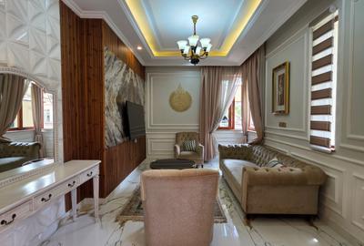 6 Bed Villa with En Suite in Lavington - 2