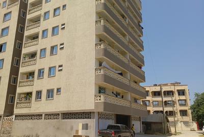 Serviced 2 Bed Apartment with En Suite at Bamburi - 4