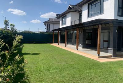 5 Bed Villa with En Suite in Runda