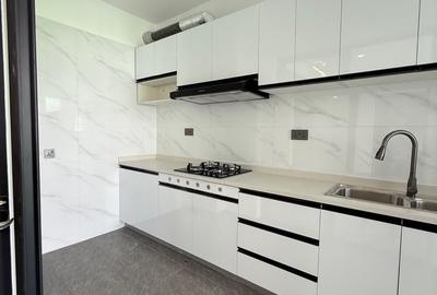 2 Bed Apartment with En Suite in Lavington - 2