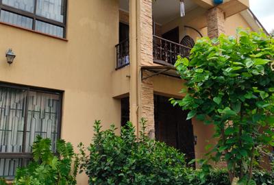 5 Bed House with En Suite in Westlands Area