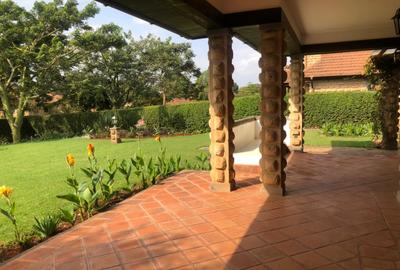 3 Bed House with En Suite in Ridgeways - 3