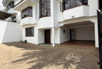 5 Bed Townhouse with En Suite at Riverside Drive