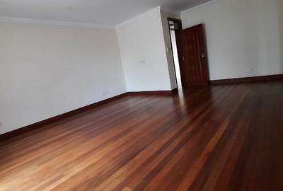 5 Bed Townhouse with En Suite at Lavington - 2