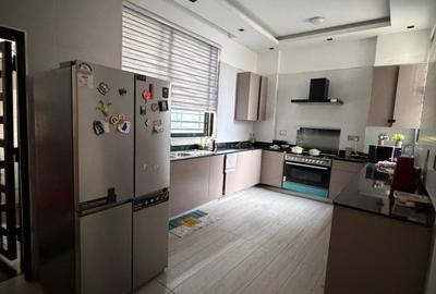 Furnished 6 Bed Apartment with En Suite at Parklands - 2