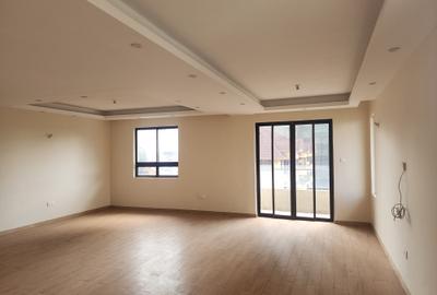 5 Bed Apartment with En Suite at Parklands - 3