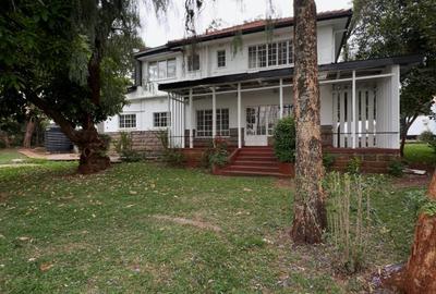 3 Bed Townhouse with En Suite in Lavington