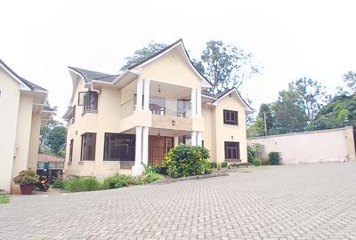 4 Bed Townhouse with En Suite at Lavington Green - 2