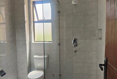 1 Bed Apartment with Gym at School Lane - 3