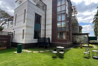 6 Bed Townhouse with En Suite at Lavington Road