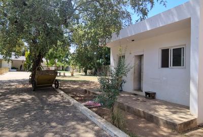 3 Bed Villa with En Suite at Aloo Drive - 4