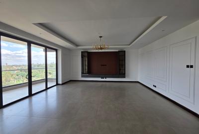 3 Bed Apartment with En Suite in Riverside