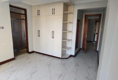 3 Bed Apartment with Gym in Thome