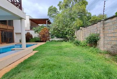5 Bed Townhouse with En Suite at Lavington Green - 2