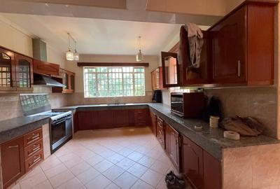 5 Bed Townhouse with En Suite in Kitisuru - 3