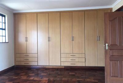 4 Bed Villa in Runda - 3