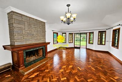 5 Bed House with En Suite in Runda - 2