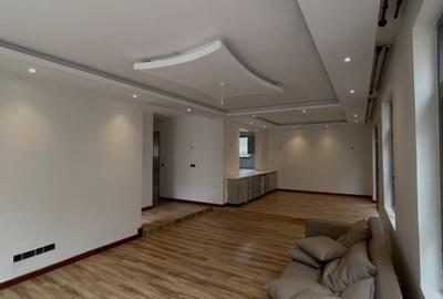 6 Bed Townhouse with En Suite in Lavington - 4