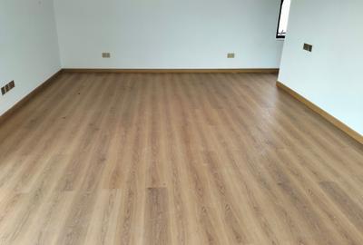 5 Bed Townhouse with En Suite in Lavington - 2