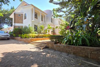 4 Bed House with En Suite at Nyari Central