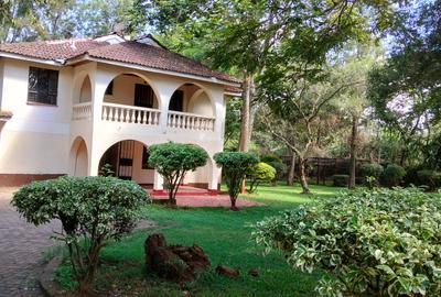 6 Bed House with En Suite in Karen - 2
