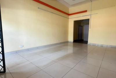 450 ft² Shop with Service Charge Included in Gigiri - 4
