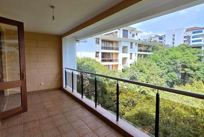 3 Bed Apartment with En Suite at Riverside Drive - 4