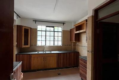 3 Bed Apartment with Swimming Pool in Riverside - 3