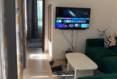 Serviced 1 Bed Apartment with En Suite at Sunset Paradise