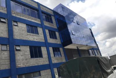 3,500 ft² Warehouse with Service Charge Included in Utawala - 4
