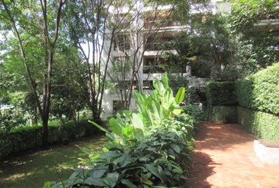 3 Bed Apartment with En Suite at Riverside Drive - 3