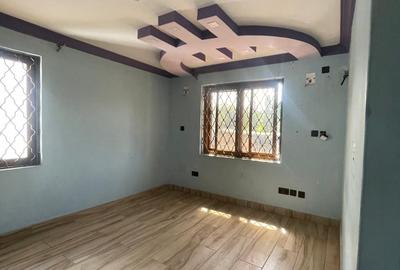4 Bed Villa with En Suite in Nyali Area - 2