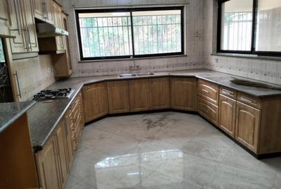 4 Bed Townhouse with En Suite in Westlands Area - 3