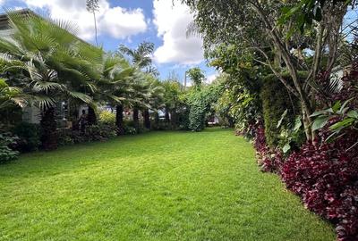 5 Bed House with Swimming Pool in Runda - 2