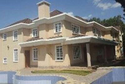 6 Bed House with En Suite at Panafric Lane