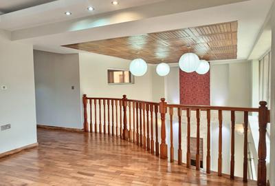 5 Bed Townhouse with En Suite in Lavington - 3