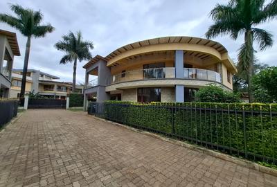 5 Bed Villa with En Suite in Lavington
