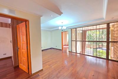 5 Bed Townhouse with En Suite at Off Convent Drive - 3