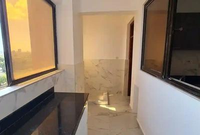3 Bed Apartment with En Suite at Links Road - 4