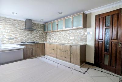 4 Bed House with En Suite at Kaunda Avenue - 2