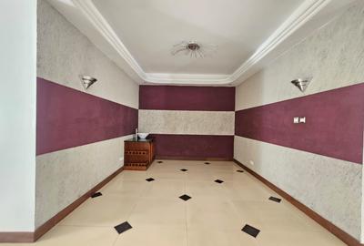 5 Bed House with En Suite in Nyari - 4